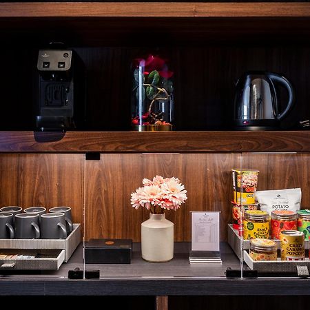Walton Suites Sukhumvit Bangkok Ngoại thất bức ảnh