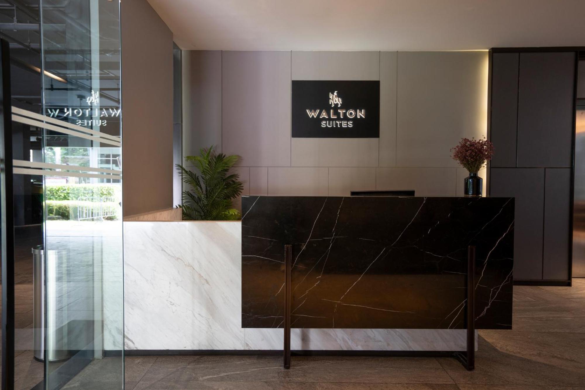 Walton Suites Sukhumvit Bangkok Ngoại thất bức ảnh