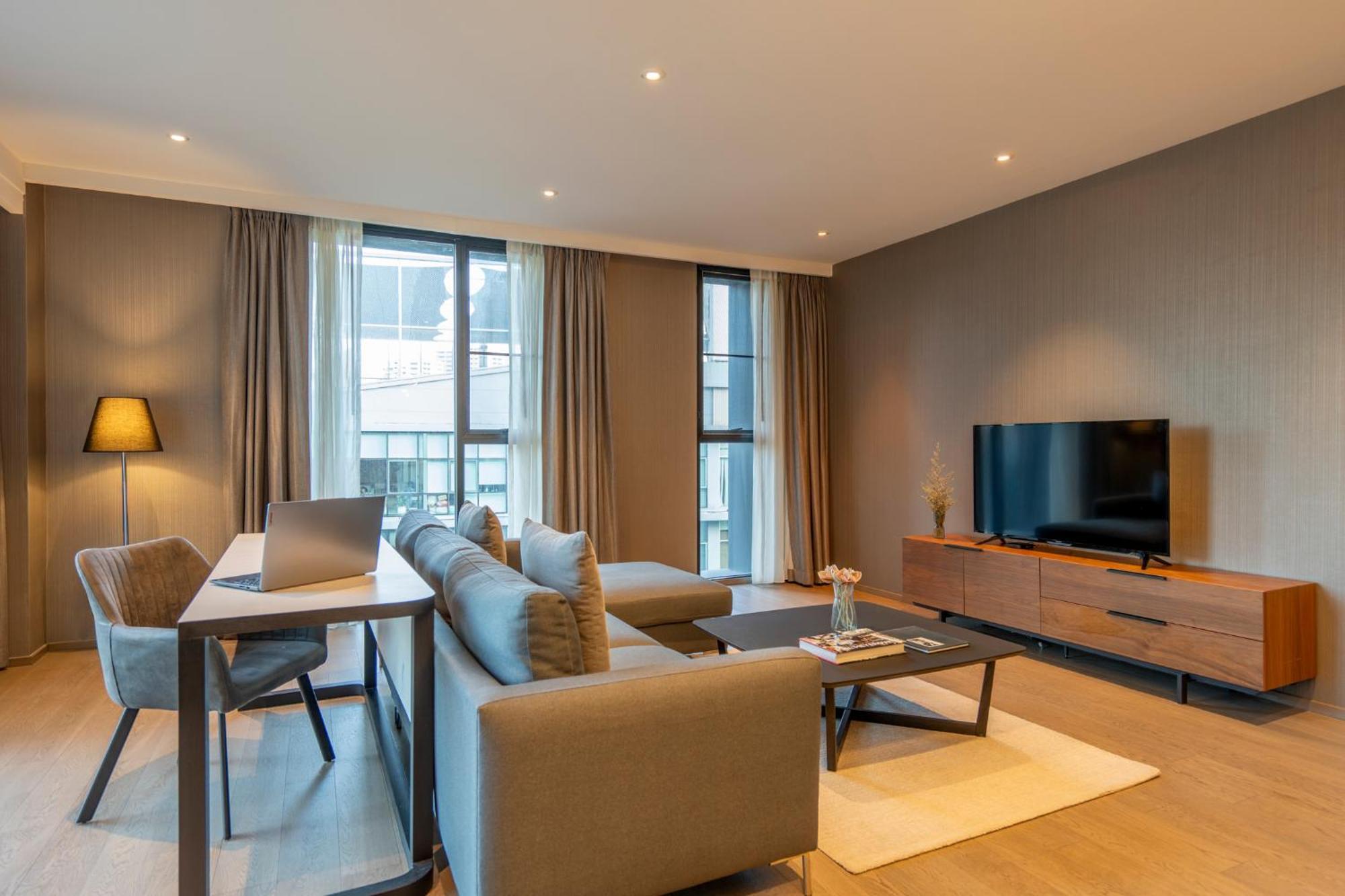Walton Suites Sukhumvit Bangkok Ngoại thất bức ảnh