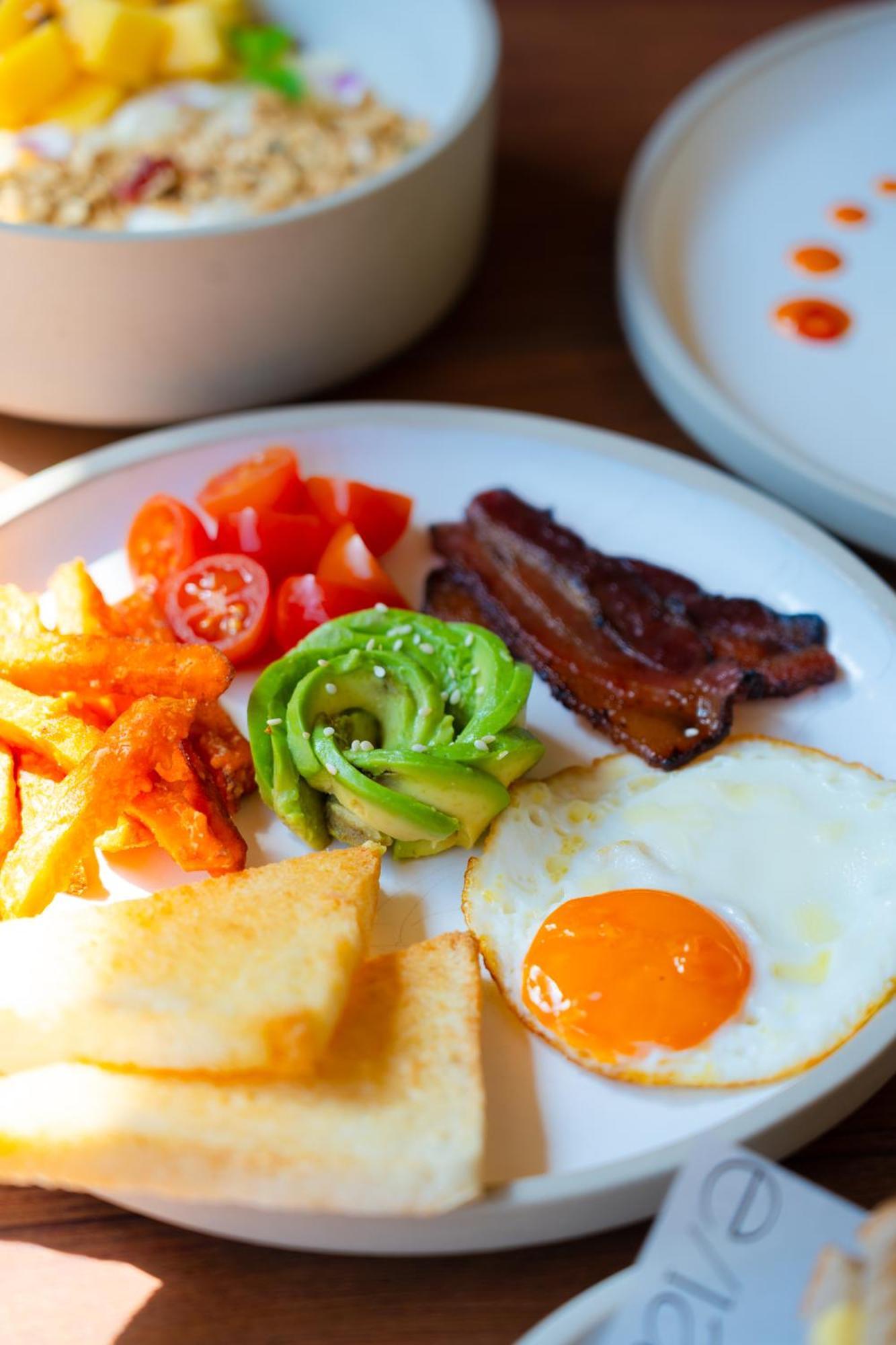 Walton Suites Sukhumvit Bangkok Ngoại thất bức ảnh